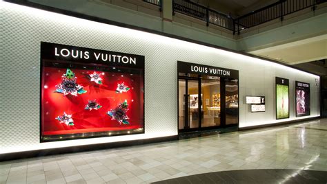 louis vuitton hours|louis vuitton hours near me.